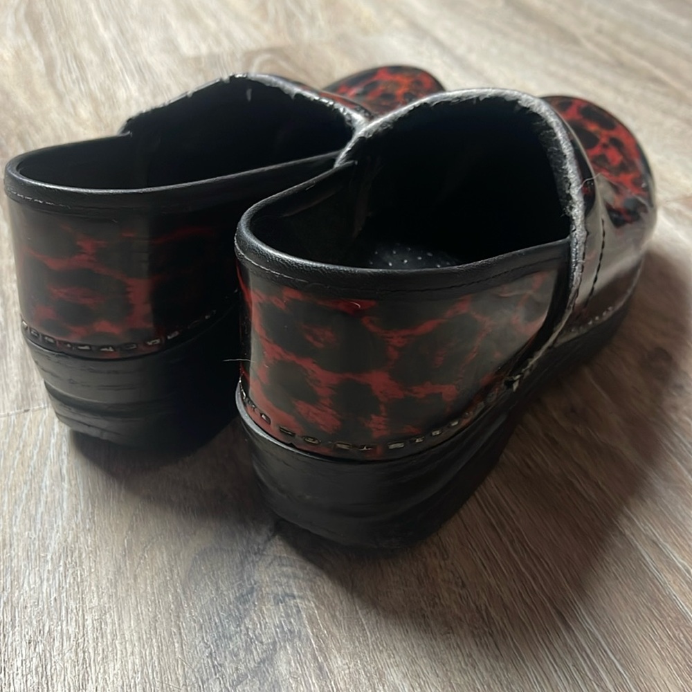 Dansko Red Leopard Print Clogs Size 37 (Us 6.5-7) - image 6